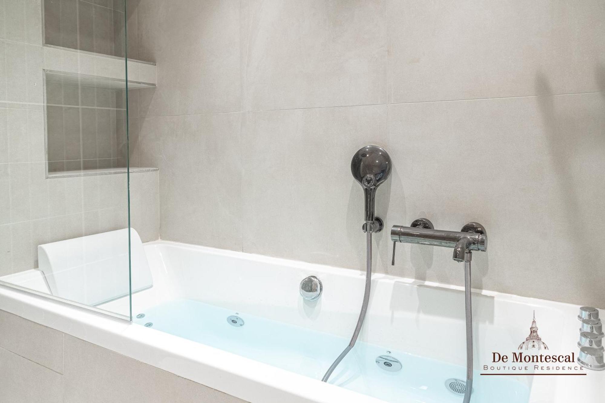 De Montescal - Hot Tub And Ac Cosy Apartment A Prime Location 40M2 Париж Екстер'єр фото